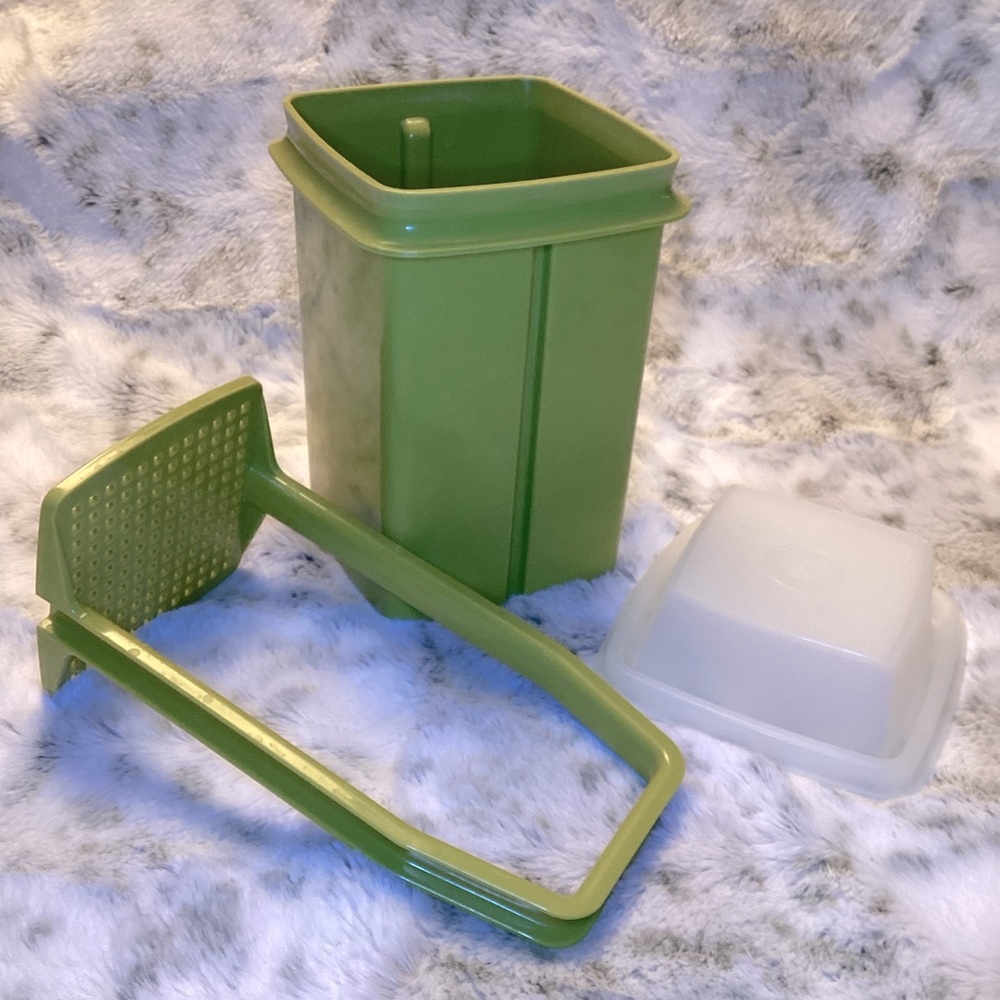 TUPPERWARE Vintage Pickle Keeper set